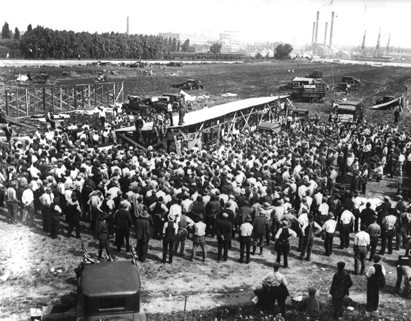 R. Foulkrod addressing the 7,000 'Bonus marchers' in Washington