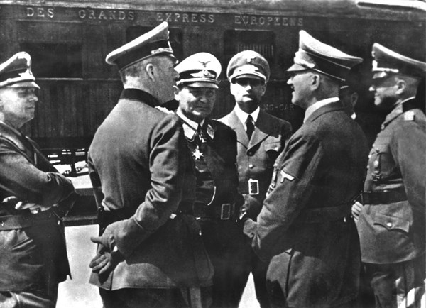 Hitler's visit in occupied Paris. At the centre: Goering, Rudolf Hess and Adolf Hitler