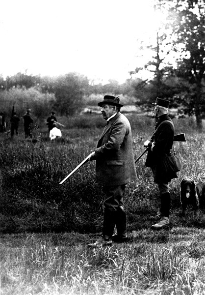 Aristide Briand, ministre des affaires étrangères, à la chasse du président de la république, Gaston Doumergue