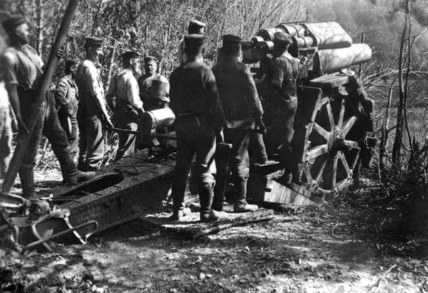 Canon de 200 en Argonne.