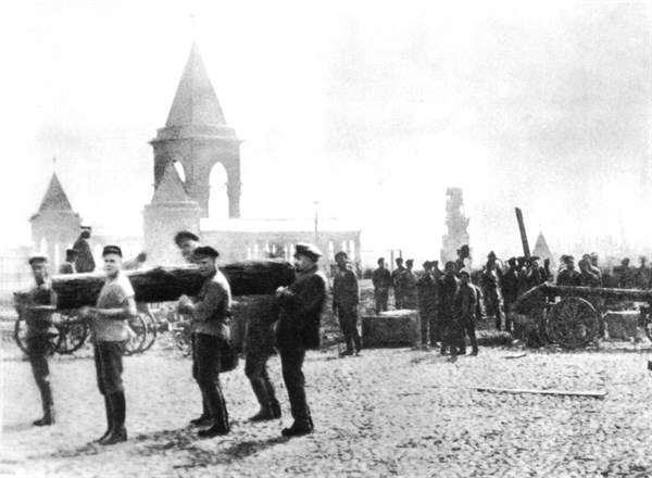 Moscow. Lenin working on the first Communist "Saturdaying" for the Moscow-Kazan railway