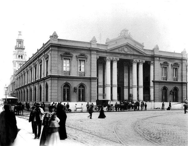 Santiago. The post office