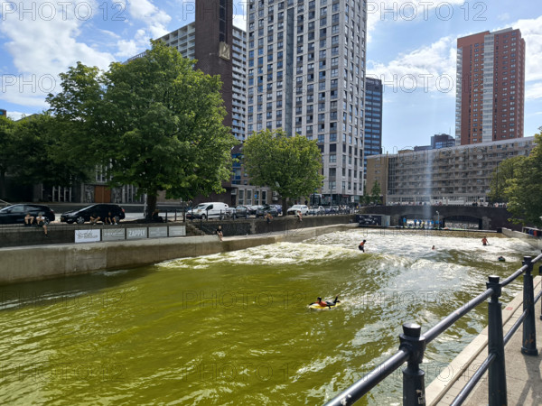 Spot de surf urbain de Rotterdam