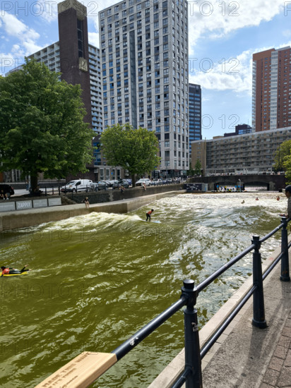 Spot de surf urbain de Rotterdam