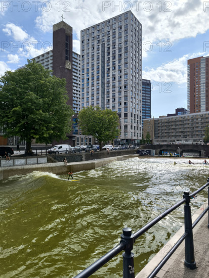 Spot de surf urbain de Rotterdam