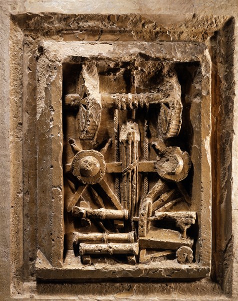 Winch operated by two wheels