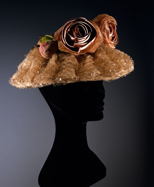 Cloche de paille orientale