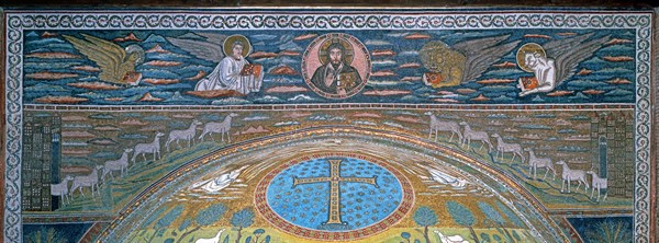Basilique Sant'Apollinare in Classe à Ravenne, frise, arche, et partie haute de l'abside