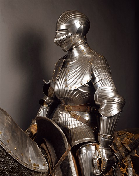 Knight's armor in steel pushes back (detail)