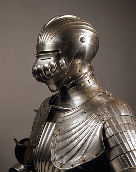 Knight's armor in steel pushes back (detail)