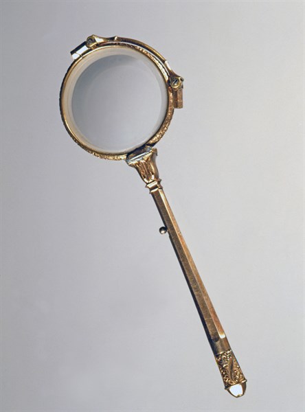 Closed Lorgnette