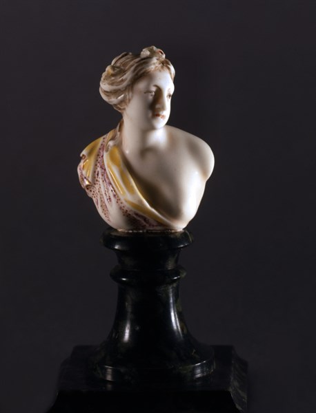 Bust of a woman on foot