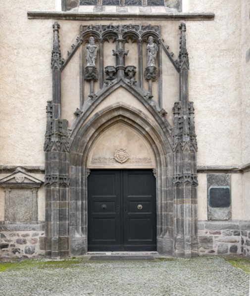 Portail latéral de la Stadtkirche de Wittemberg
