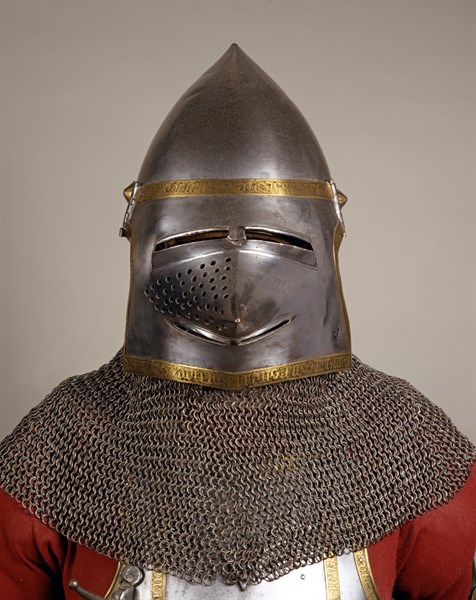 Armure appartenant à un noble Seigneur de Matsch, avec casque bassinet à "bec de passereau"