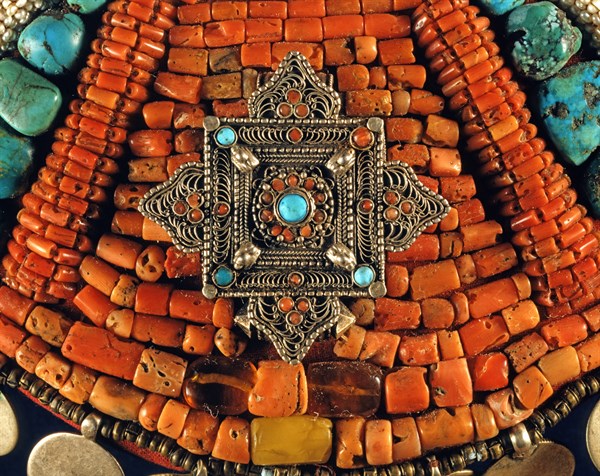 Pectoral des Populations du Ladakh, Inde du Nord
Ornement en corail, turquoise, pierres