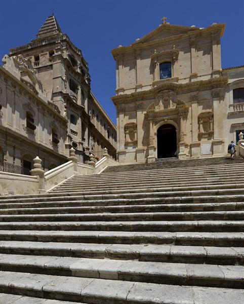 Eglise Saint-François-d'Assise à l'Immaculée et monastère de San Salvatore, à Noto (Sicile)