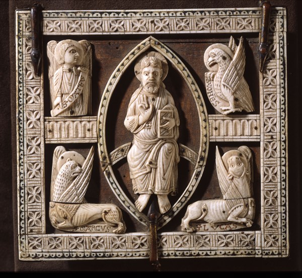 Couvercle de coffret : Le Christ entouré des quatre évangélistes