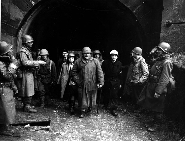 Troupes de la 2e division algérienne à Belfort (France) 25 novembre 1944