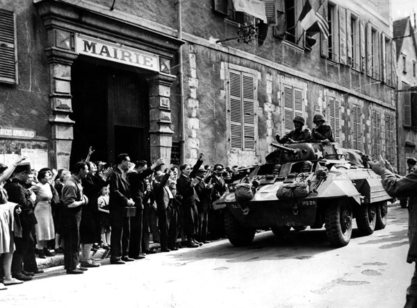 U.S General cheered in liberated Chartres (France) August 17, 1944