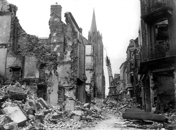 Coutances'Eiffel Tower totters (France-July 29,1944)