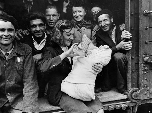 Liberated French displaced persons return home in Borna (Germany) May 1945.