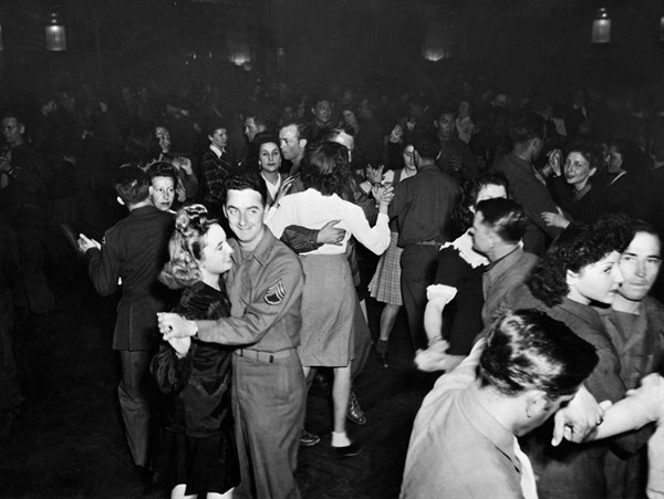 American troops dance in French Riviera ballroom at Nice (1945)
