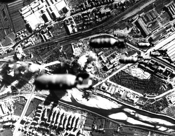 L'aviation américaine bombarde Bolzano
(14 novembre 1943)