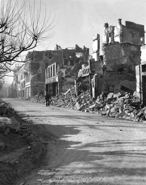 Ruines de Saarlautern
(26 décembre 1944)