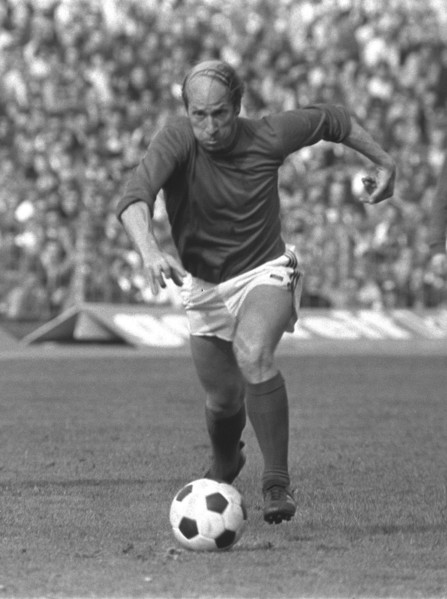 Bobby CHARLTON  ,Fussballspieler , Aktion mit Ball