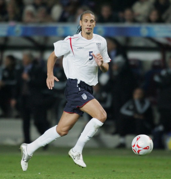 Fussball  International Testspiel
England 3-2  Argentinien
Rio Ferdinand  (ENG) am Ball
FOTO: