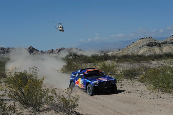 Nasser Al-Attiyah aus Katar und sein deutscher Co-Pilot Timo Gottschalk fahren am Dienstag (04.01