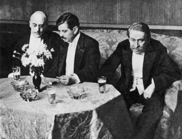 Imperial Chancellor Heinrich Brüning with French guests