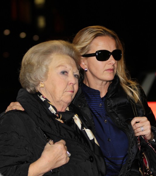 Queen Beatrix and Princess Mabel  in Innsbruck hospital
