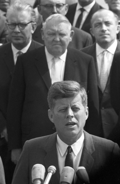 Le Président John F. Kennedy lors d'une visite à Cologne en 1963