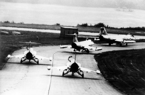 Canadian starfighter flights leave Zweibrücken