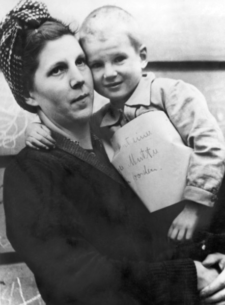 Post-war era - refugee children