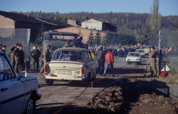 GDR - East Germans are Ready to Leave in November 1989