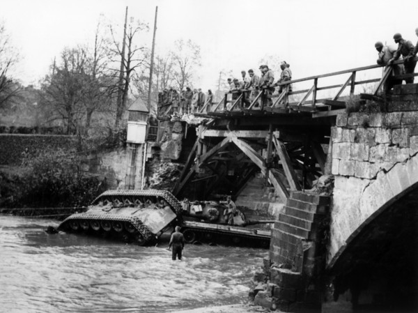 US tank leaves bridge and falls into river Kocher