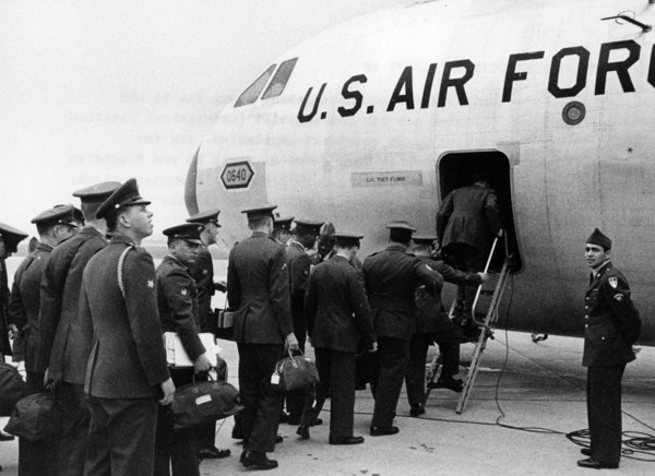 US soldiers withdraw from Germany