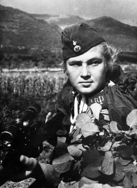 Second World War - female sniper 1943