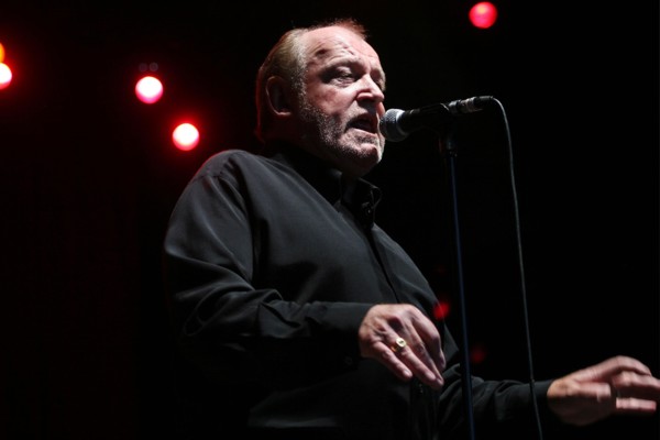 Joe Cocker en concert à la Tour de Londres, en 2008.