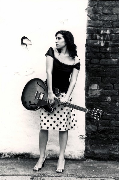 Portrait of singer Amy Winehouse photogr..........
