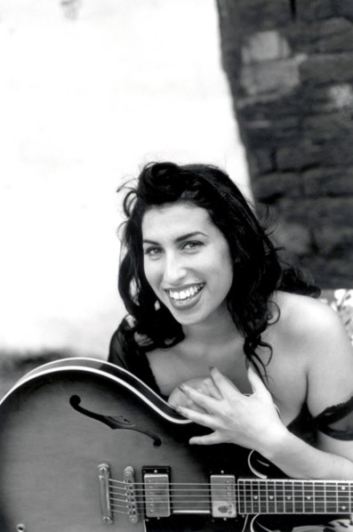 Portrait of singer Amy Winehouse photogr..........