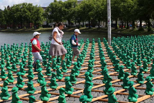 Installation "Einheitsmännchen" in Schwerin