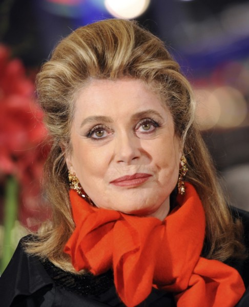 French actress Catherine Deneuve arrives at the premiere for 'On My Way' ('Elle S'en Va') during