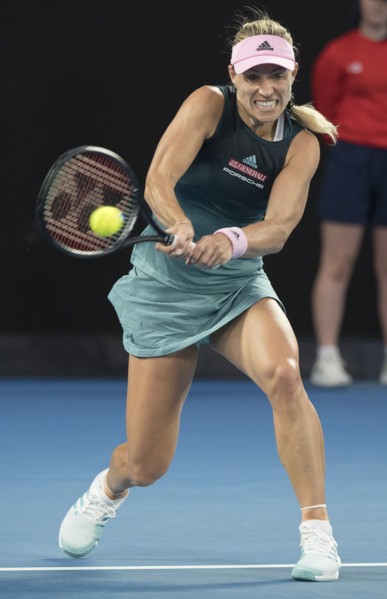 (190116) -- MELBOURNE, Jan. 16, 2019 () -- Angelique Kerber of Germany returns the ball during the