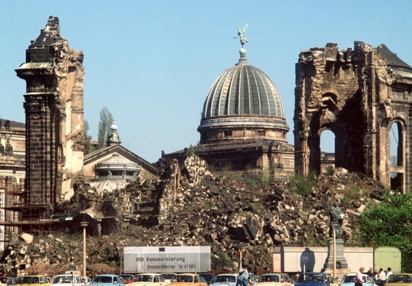 (dpa files) - A view of the ruins of the destroyed Frauenkirche Church in Dresden, eastern Germany,