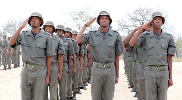Formation de jeunes rangers au Southern African Wildlife College à Hoedspruit (Afrique du Sud)