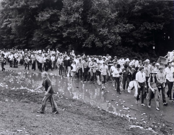WOODSTOCK??USA 1969?Michael Wadleigh?Film chronicle of the legendary Woodstock music festival. 1969