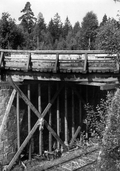 The Nazi propaganda picture shows a Czech explosive device on a railway bridge near the